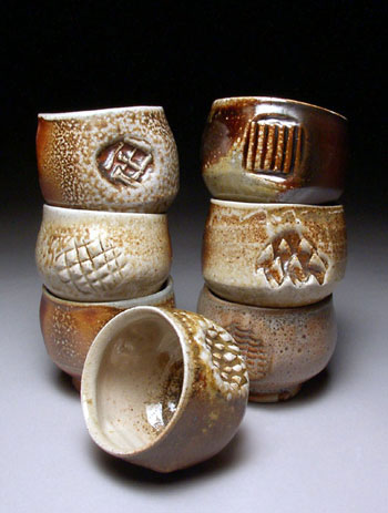 Pot R02 by Mark Peters